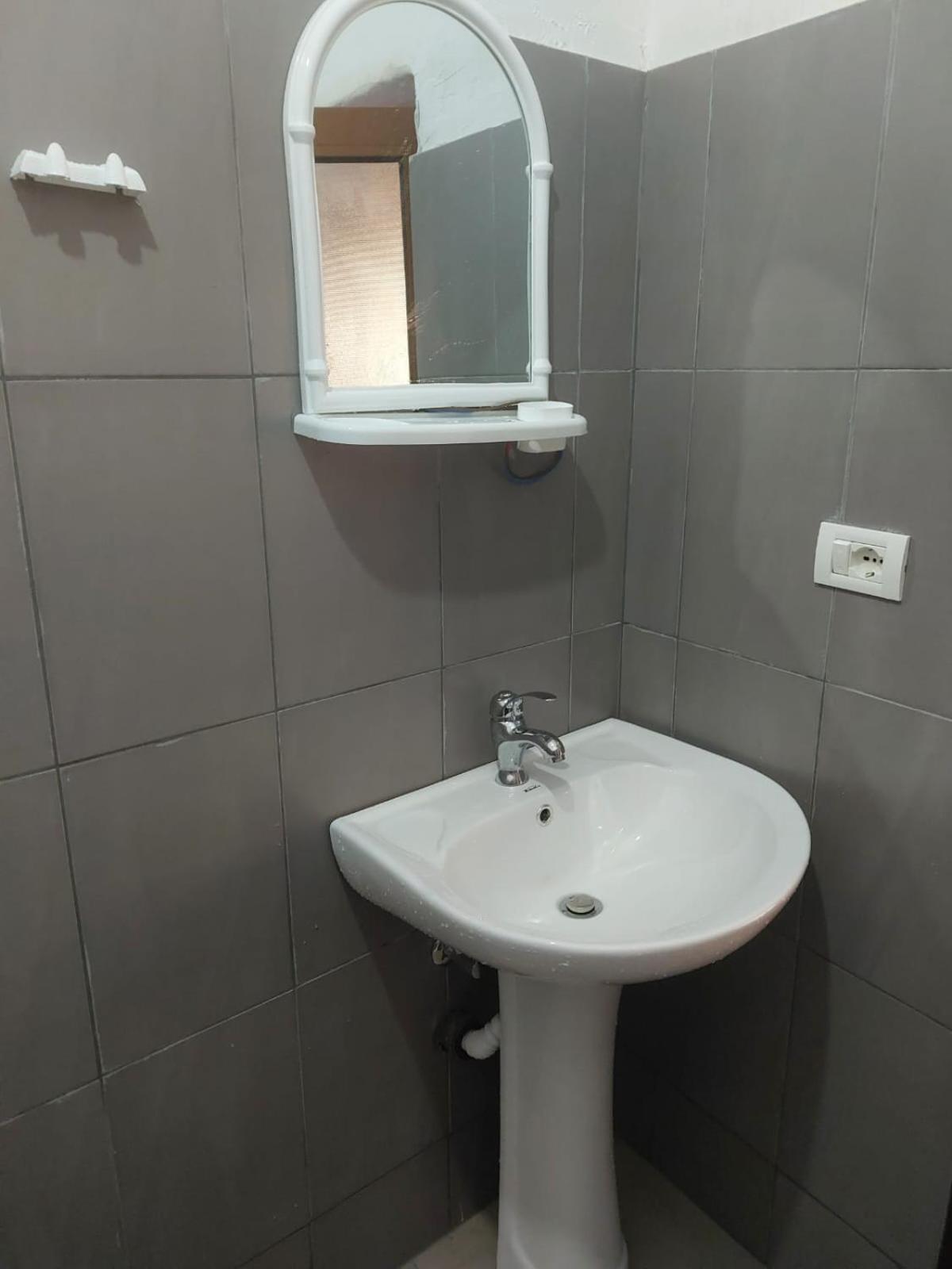 Guest House Xhaferaj Берат Экстерьер фото