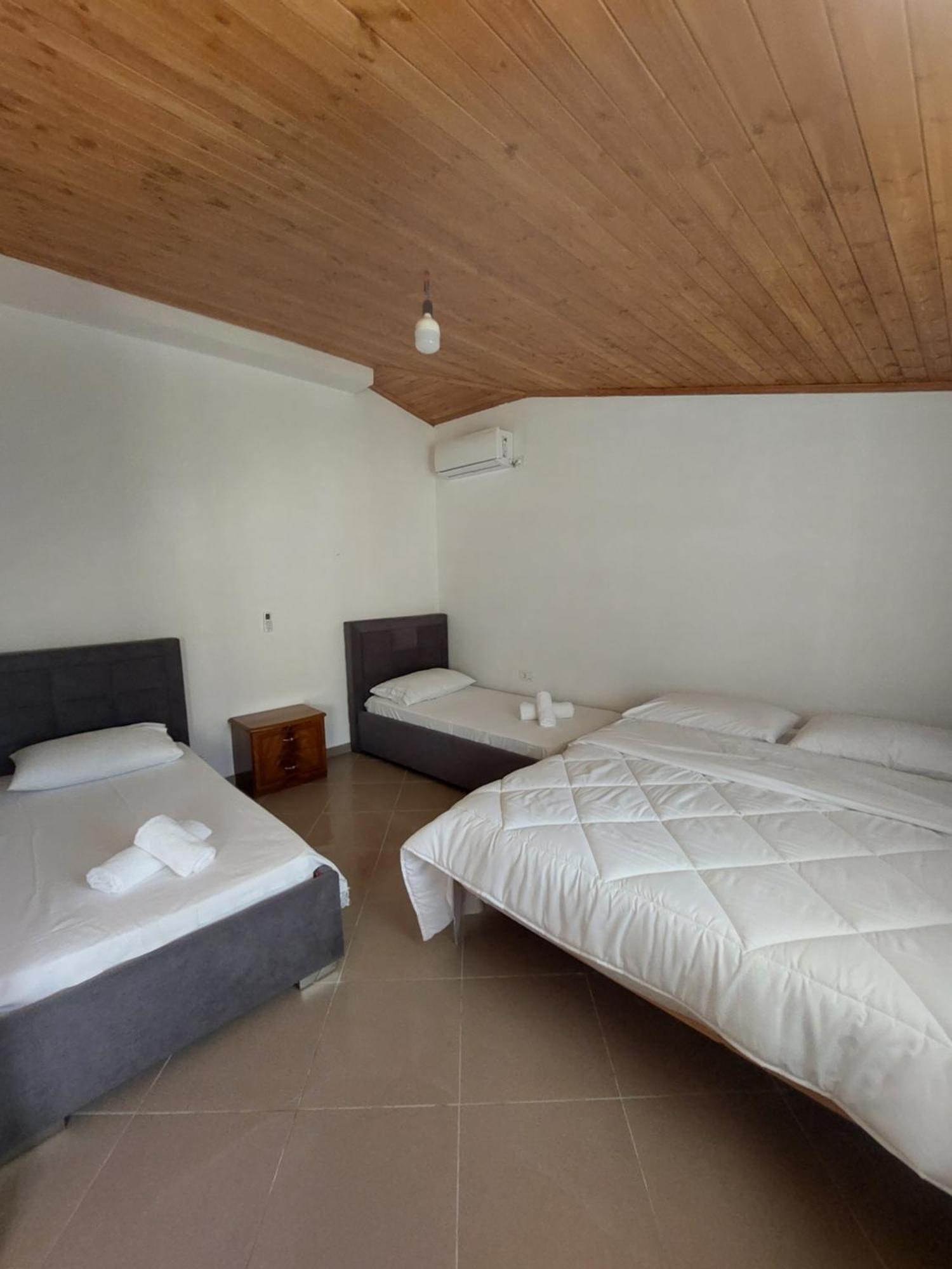 Guest House Xhaferaj Берат Экстерьер фото